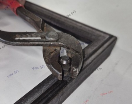 Vis de bouton de porte d\'insert